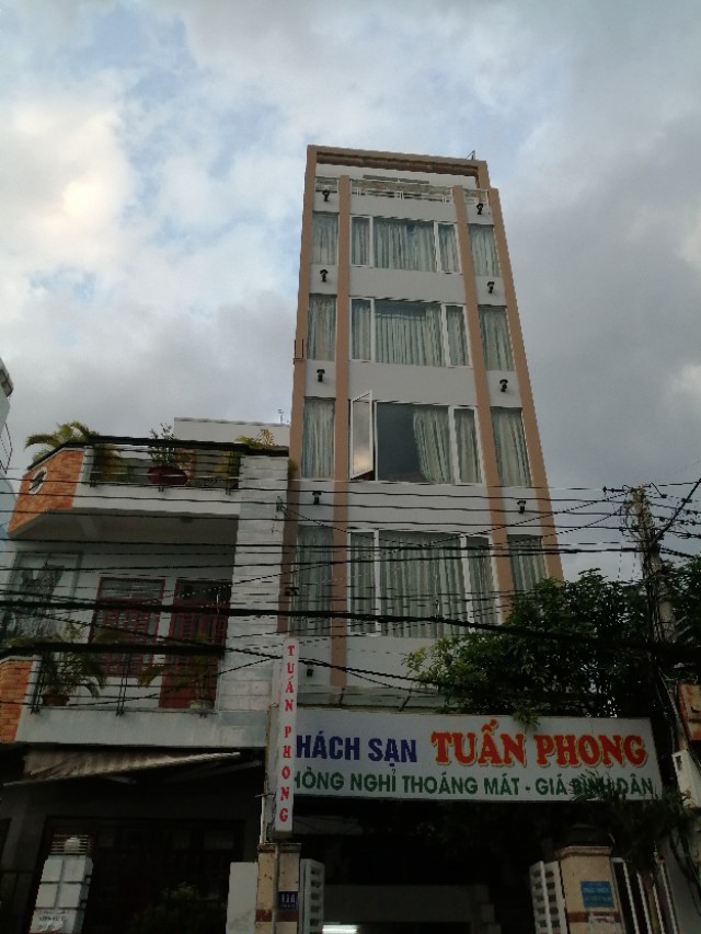 站在楼顶看芽庄全景,站在国门看越南