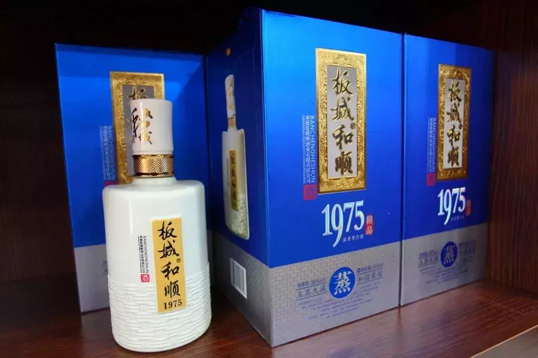 门头沟老牛栏山专卖店回来啦！3店同开！送给好喝口儿的朋友