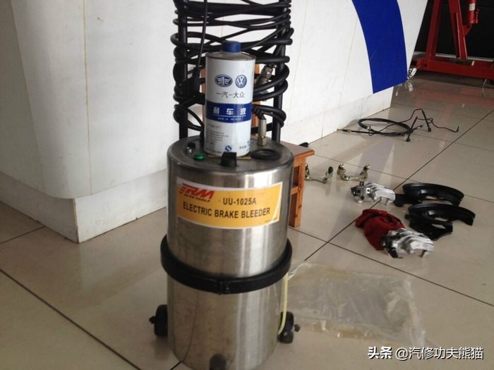 桑塔纳3000后轮鼓刹改碟刹,桑塔纳后轮鼓刹改碟刹教程