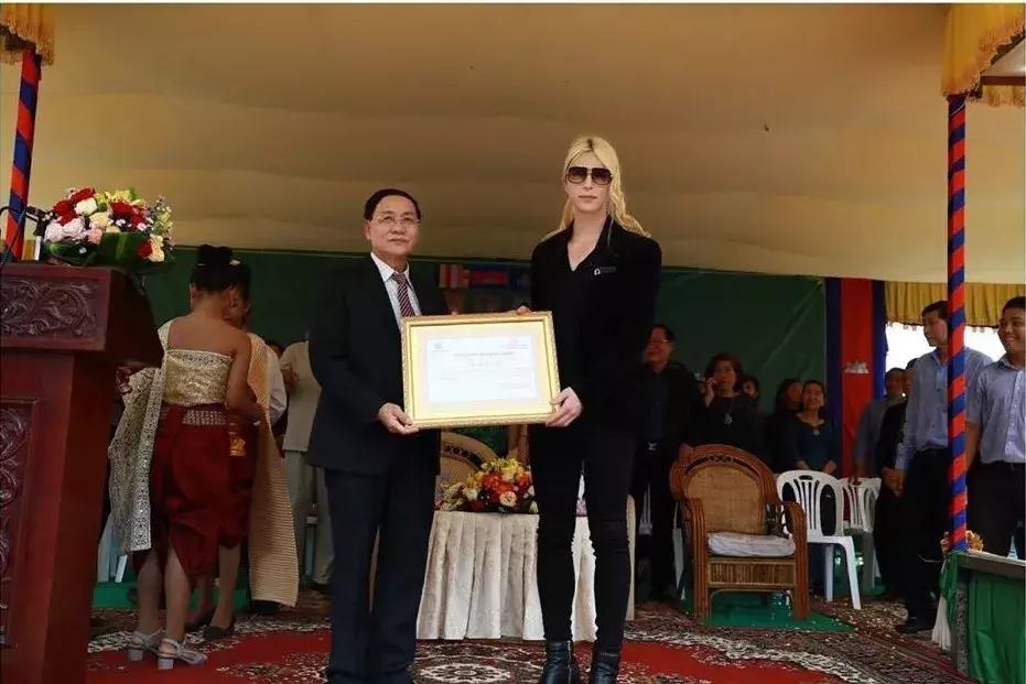 日本第一男公关罗兰一年收入,日本第一男公关罗兰身价