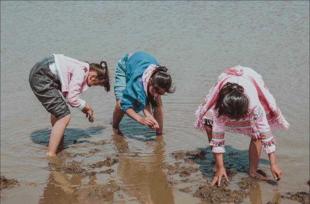 生活在海边的人皮肤特点,日照海边的魅力