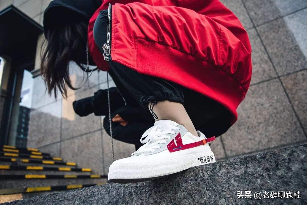 从濒临破产到年入百亿,从破产到年入过亿