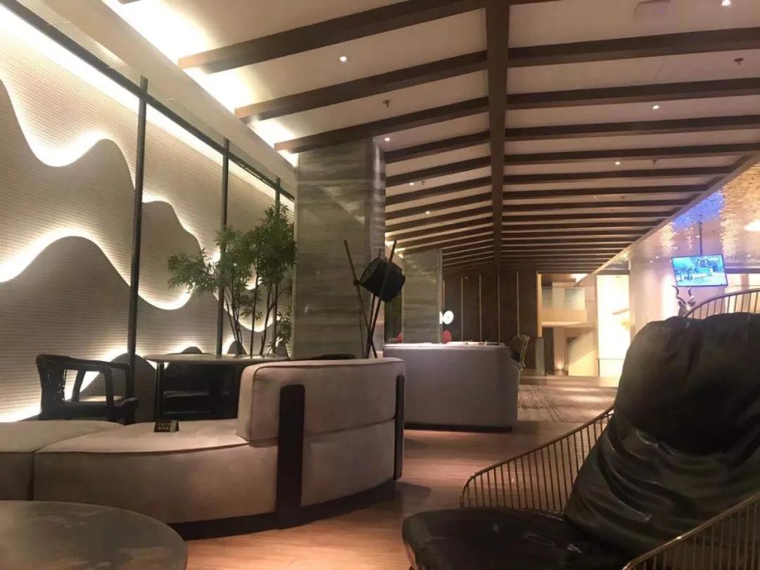 别卷了,东北澡堂都有图书馆和无限量麻辣烫了