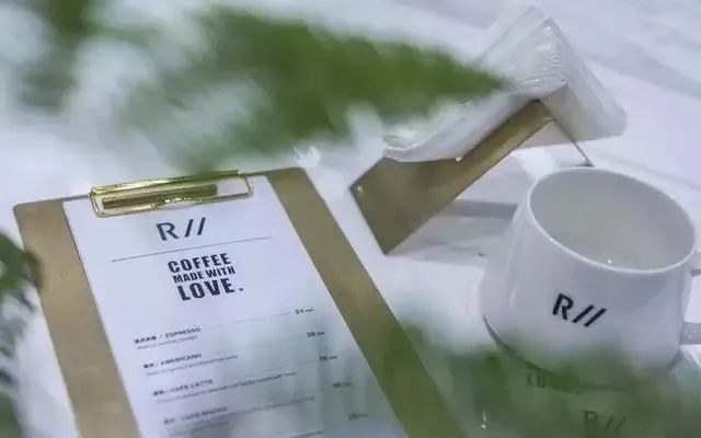 地素razzle深圳男装,地素时尚入股运动潮牌