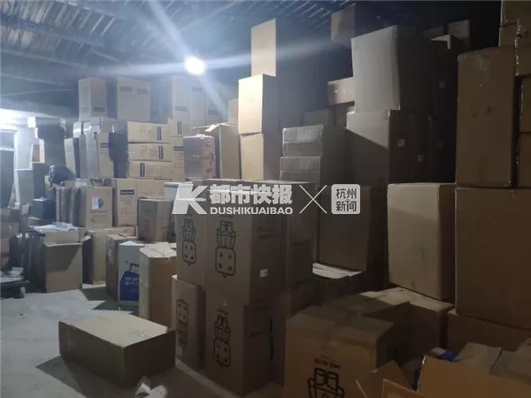 大牌包包制假售假属于什么罪,嘉兴假冒服装案件