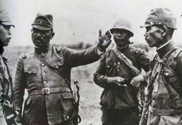 鬼子进森林扫荡遭八路埋伏,鬼子进入深山围剿八路