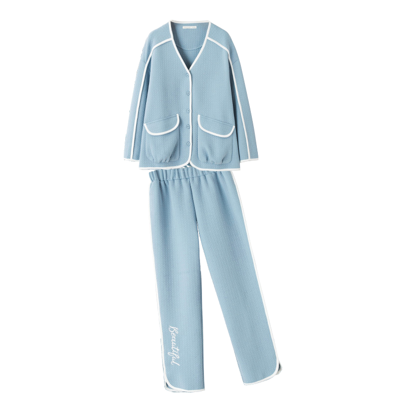 别急着买衣服,天气转凉了秋装先买两套穿起来