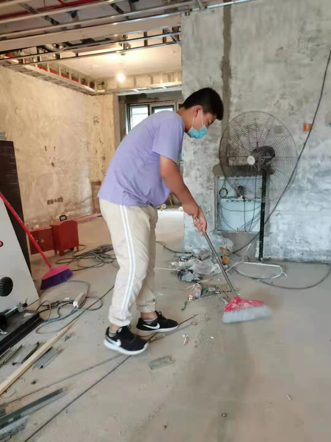 大渡口中学狠抓暑期劳动教育，落实“书记项目”