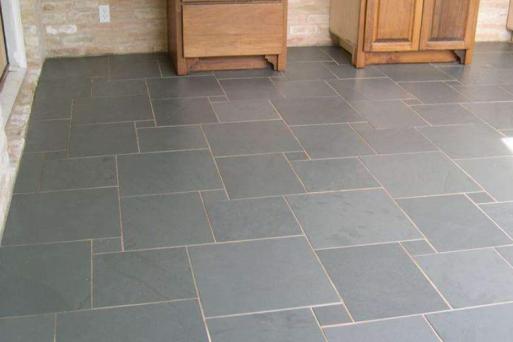 家里地板颜色太难看了?30老师傅教你4种方法,省钱还变好看