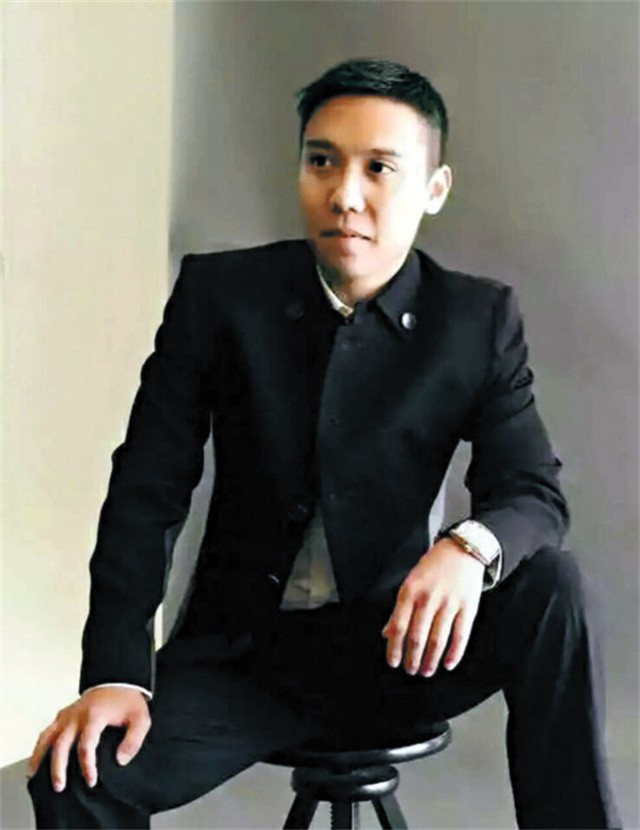 *咸平郎**：从“郎监管”到“江左霉郎”，一个经济学家的走红与坠落