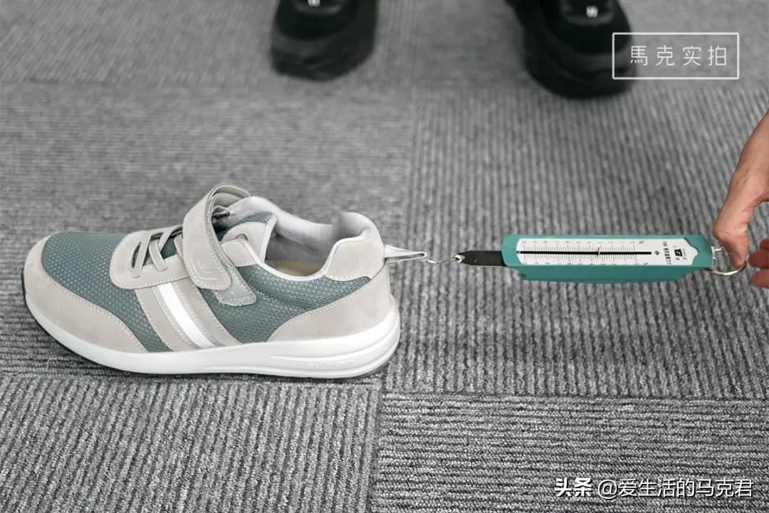 公认脚感好的登山鞋,爬六峰山