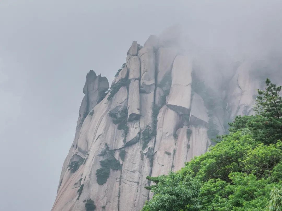 五岳中的南岳位于哪个省,九华山和天柱山哪座更值得游一游