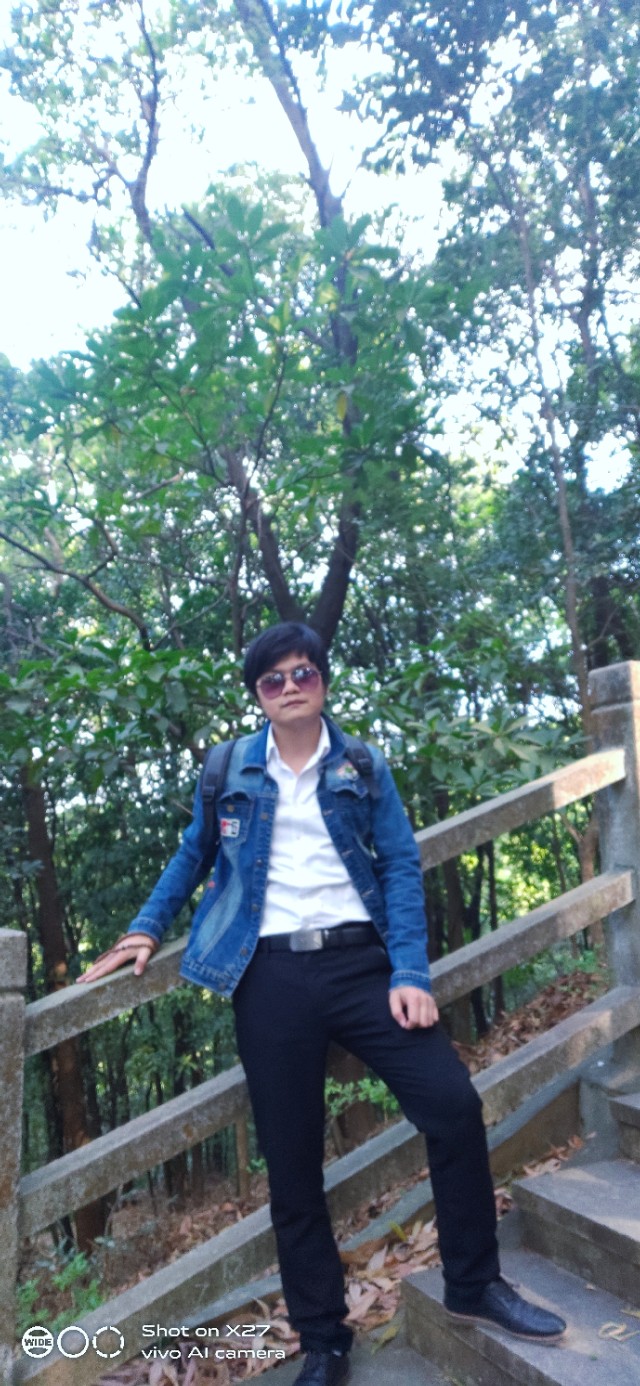 狗自拍图片,大黄狗自拍