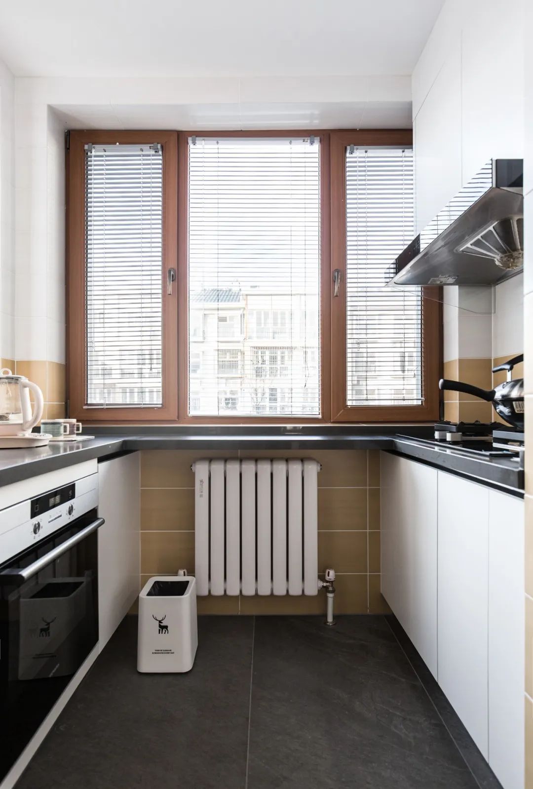 黑白灰现代简约风格铺什么地砖,简约式最流行灰色地砖