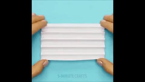 圣诞节快到了想用卡纸做个圣诞树,给老师圣诞贺卡