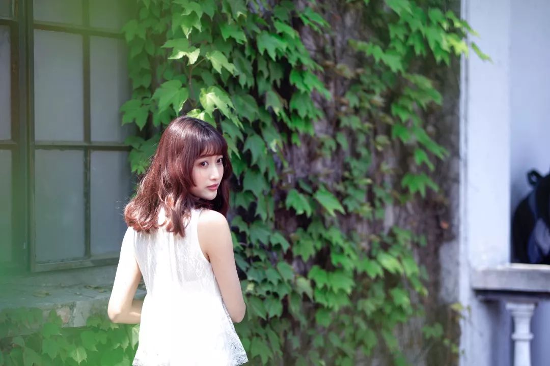 拍人像55和85镜头如何选,拍人像买85mm的1.4还是1.8