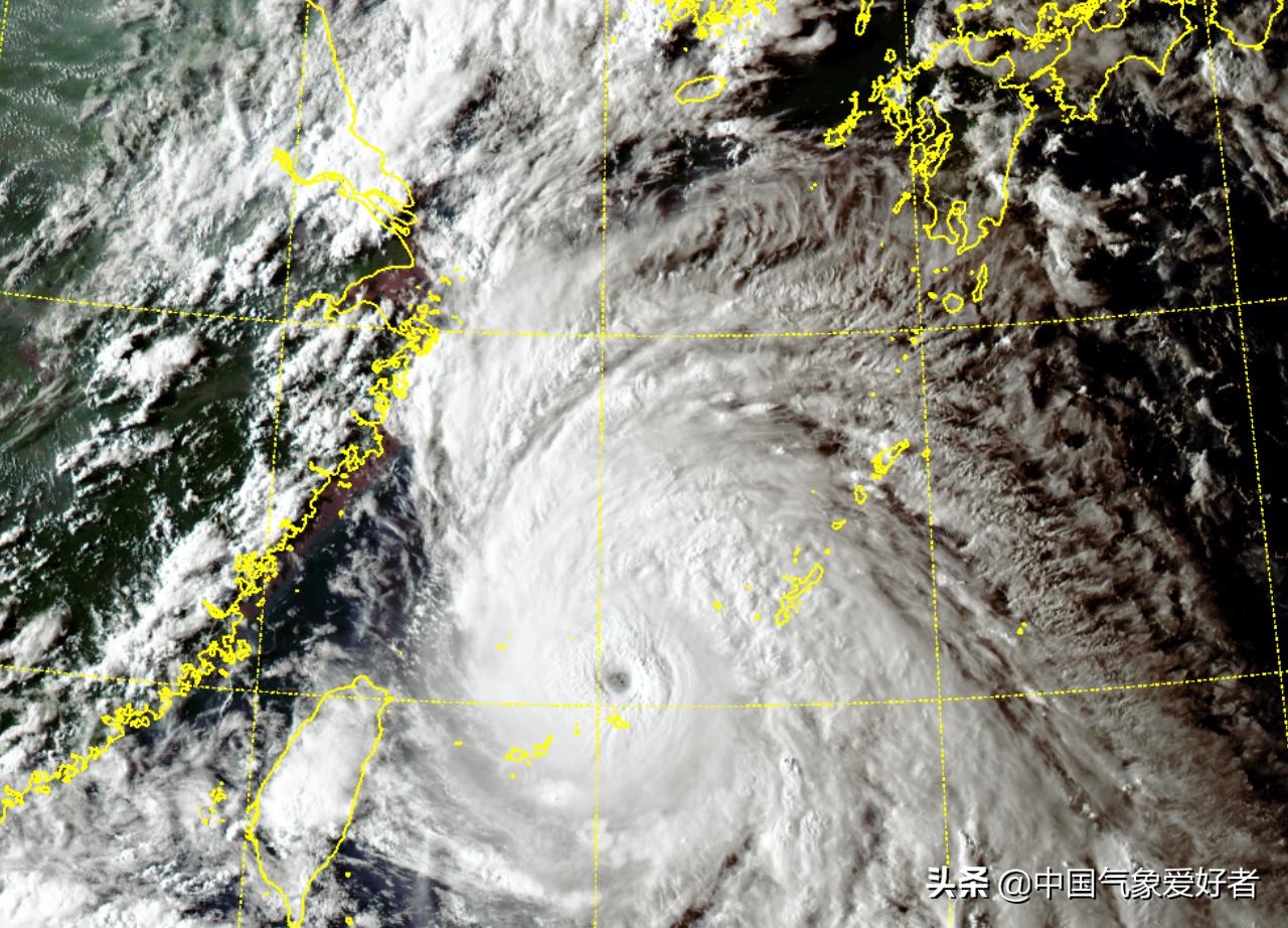 暴雨突袭上海堪比台风过境,超级单体雷暴云闯入浙江