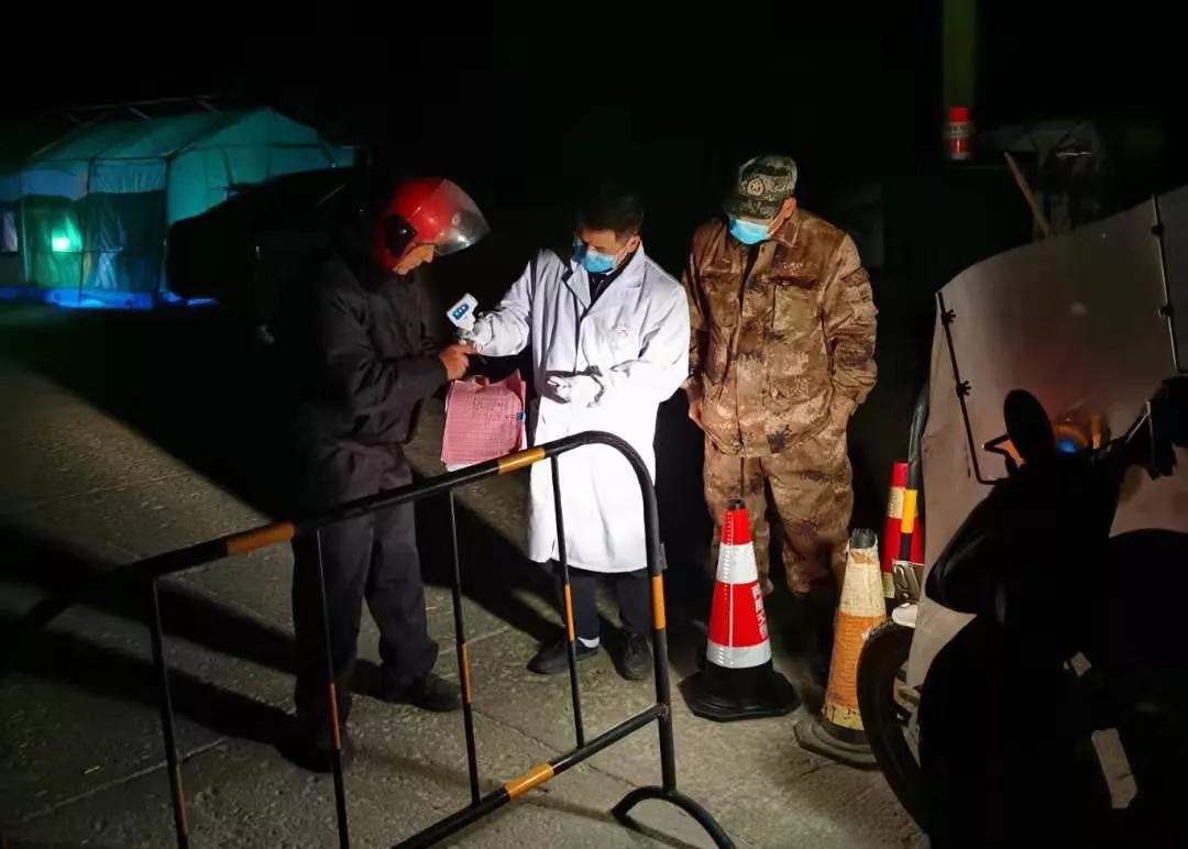 社区党支部书记在战役中的坚守,麻双村书记