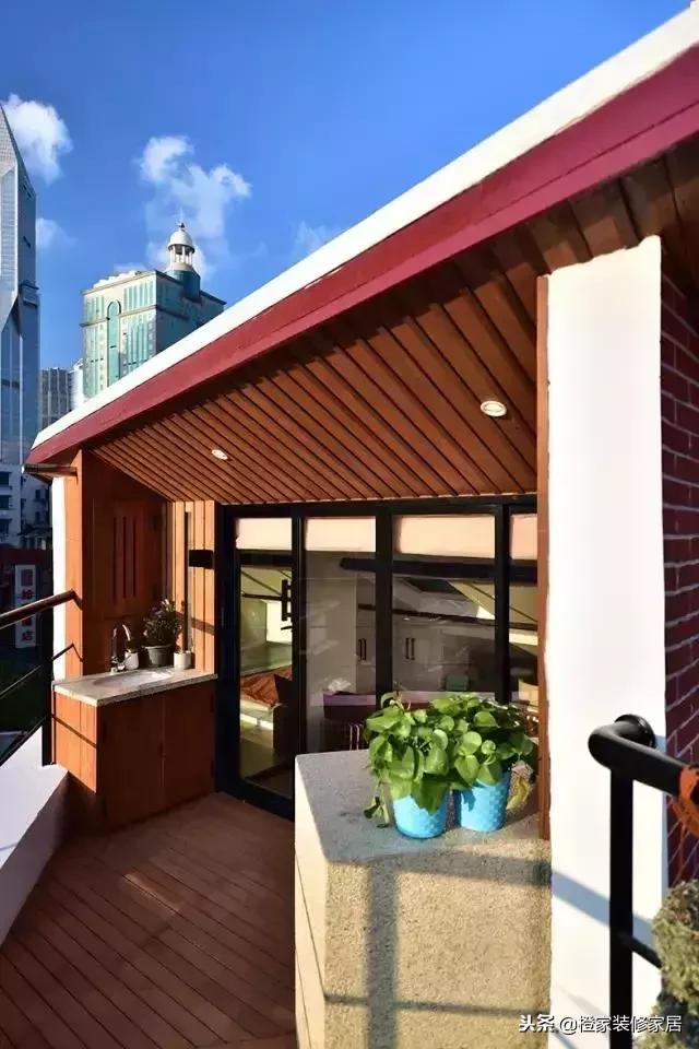 大龄剩女跟父母挤一张床，25㎡奇葩户型被他改出观景豪宅，超羡慕