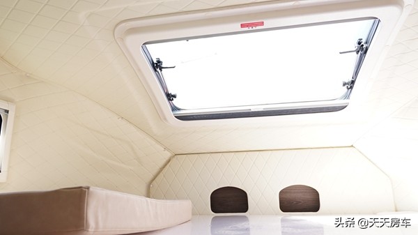 亚特尊领ST型双拓展房车大额头+奢华内饰售59.5万