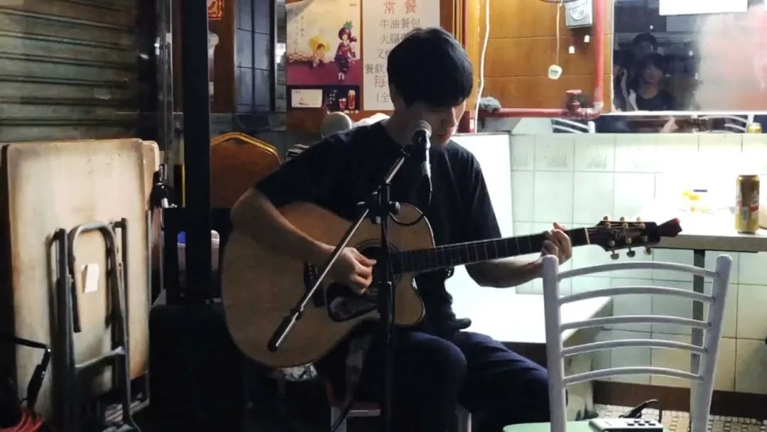 一件衣服只赚一块钱,一件衣服只要五块