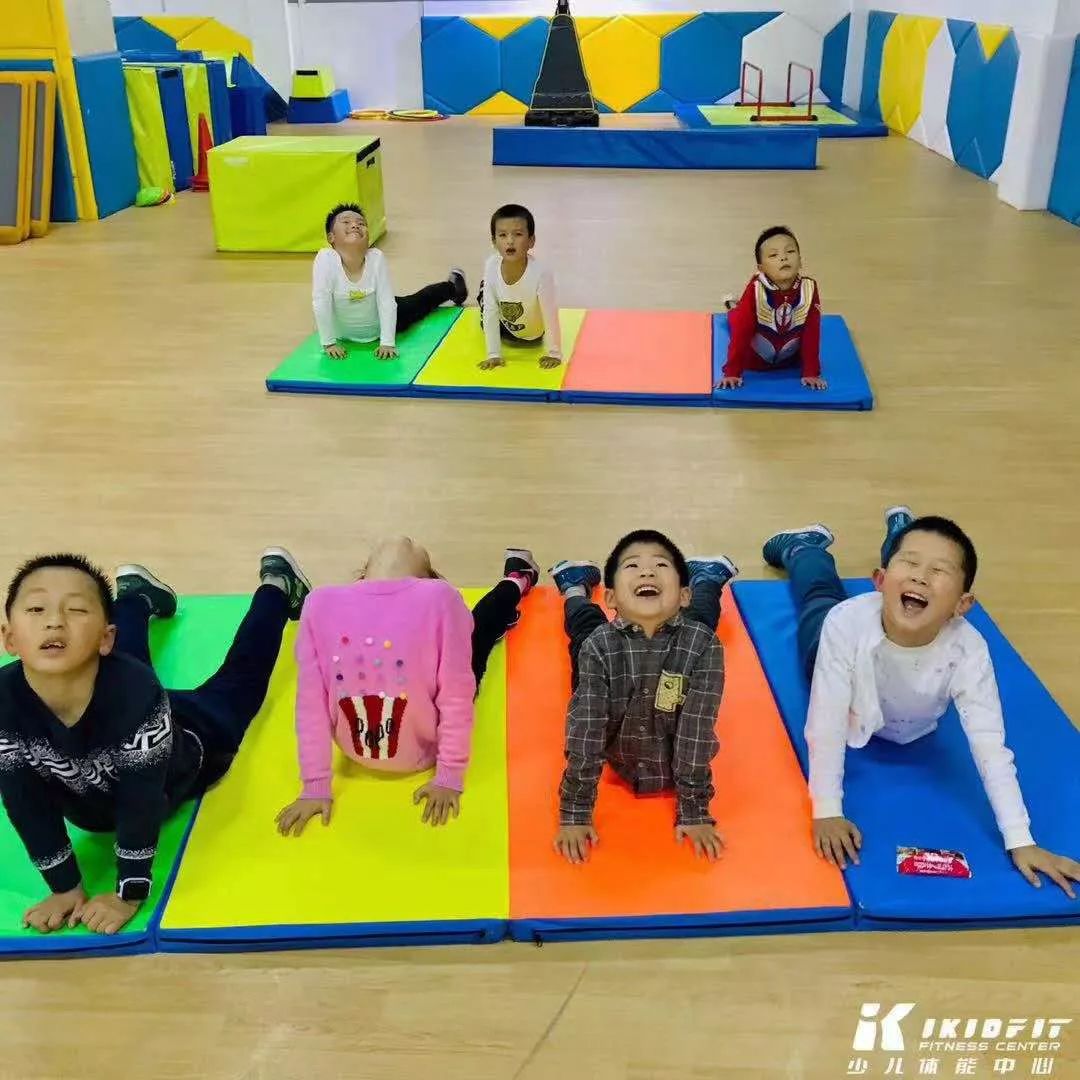 科学有效的拉伸运动,科学拉伸肌肉腿的动作