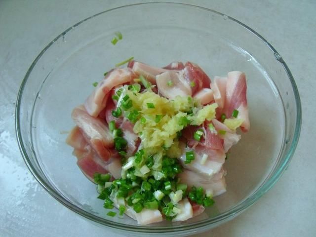 粉蒸肉又滑又嫩好吃不腻冬日必学,粉蒸肉最简单的做法色香味俱全