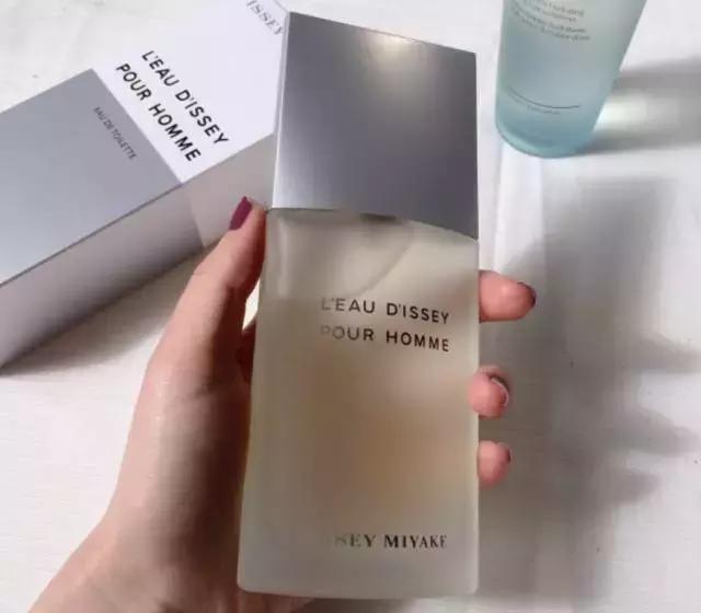 喜欢大海的朋友注意了，让我来告诉你几款水系香水