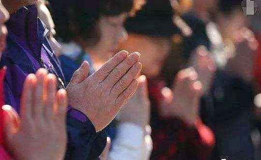 家长为了高考也是拼了,家长为了高考不择手段