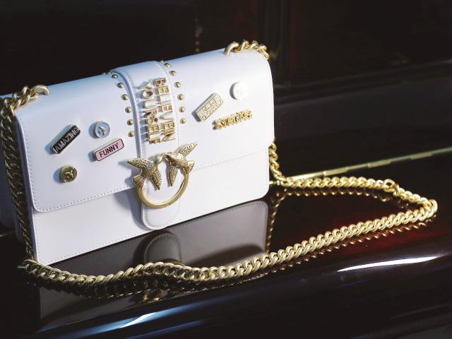 轻奢300-500价位的女生包包,20岁女生适合的轻奢包包