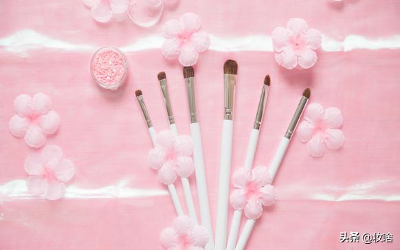 化妆品过敏紧急自救三步骤,使用化妆品过敏应该怎么处理赔偿