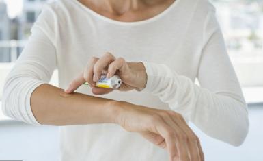 银屑病不疼不痒用治疗吗,银屑病是不死的癌症吗