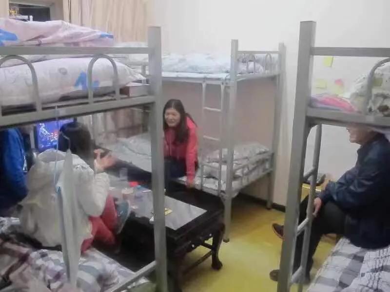 漂浮人生，最难忘摆摊经历，一个月用三十元赚九万