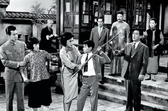 金庸和夏梦谁最美,夏梦让金庸只能单相思的女子