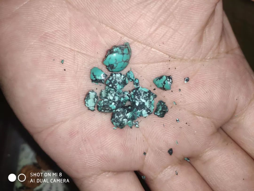 绿松石被搓碎了，万万没想到的是……