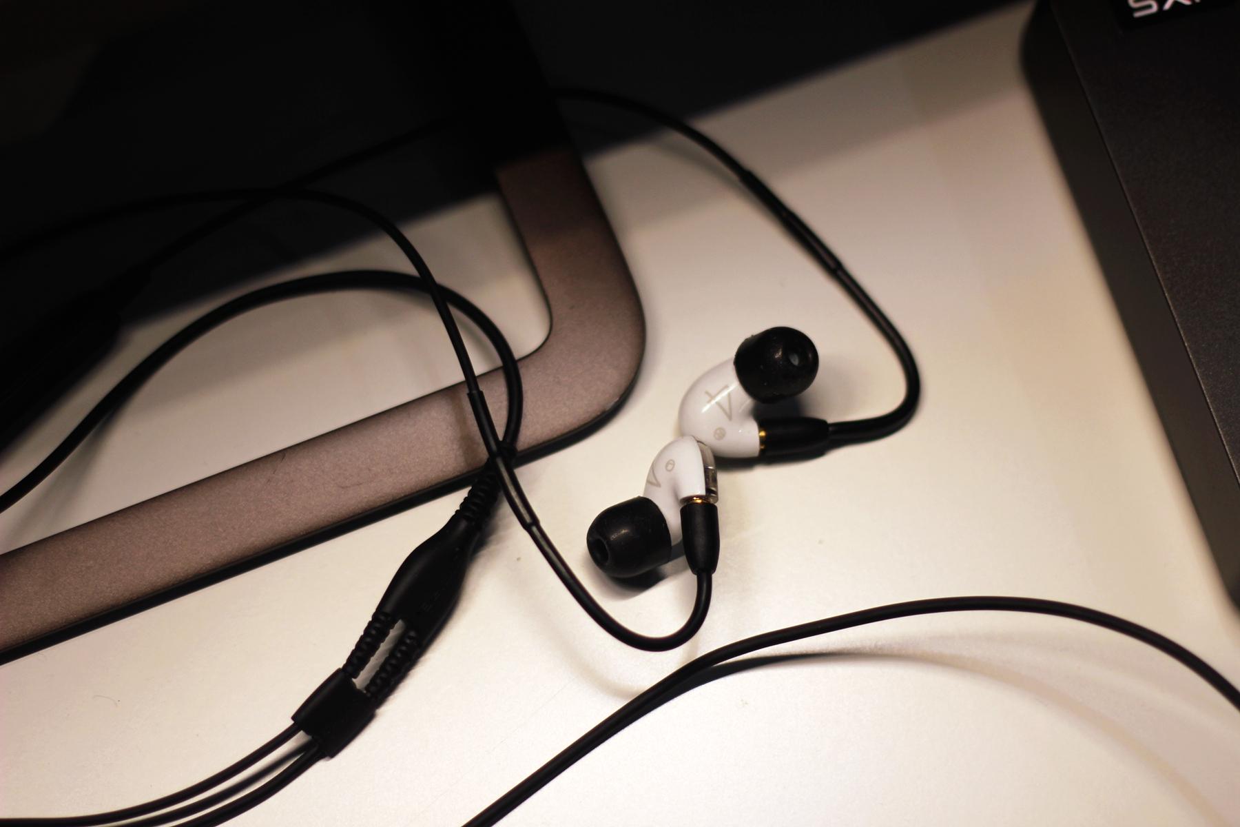 音质、细节、游戏都兼顾-用创新X4声卡+T60音箱打造全能音频系统