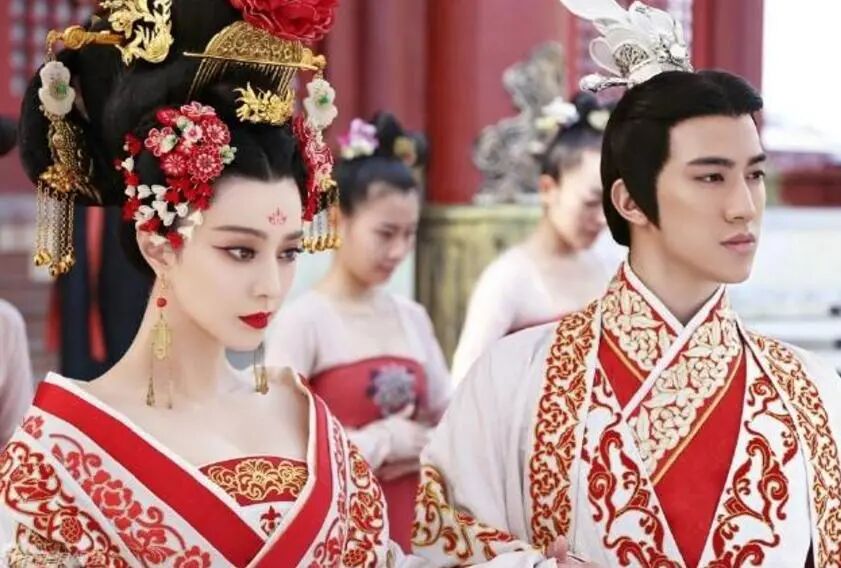 花样姐姐李治廷林志玲拥吻,李治廷林志玲拥吻