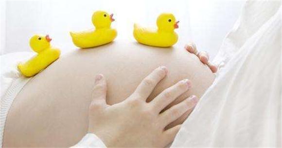 孕妇羊水破了之后，第一件事应该做什么？很多人都不知道