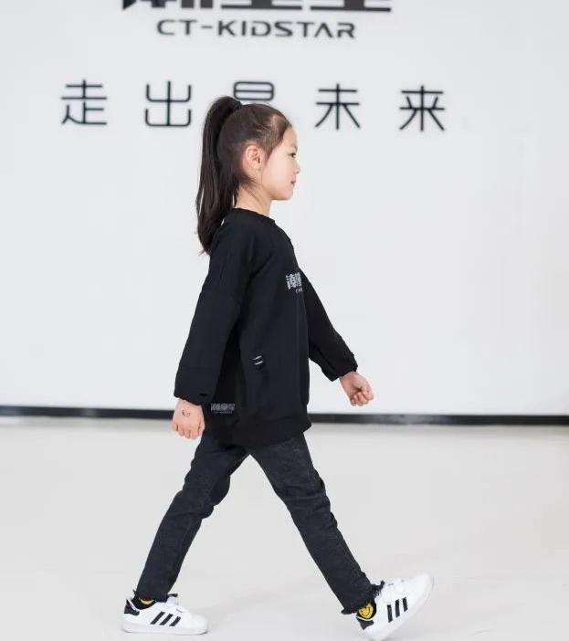 孩子在家上网课弯腰驼背怎么办,宅家上网课孩子如何保护视力