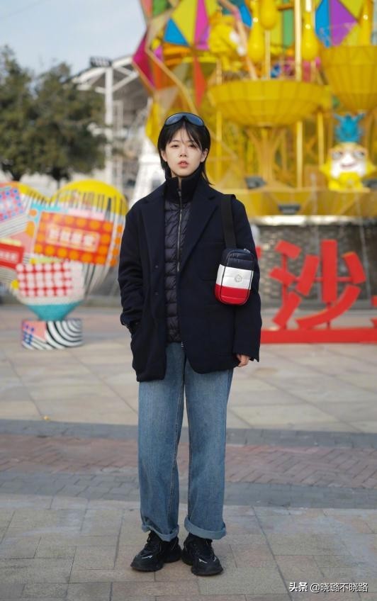 人人都有的牛仔裤怎么穿才时髦,每个人必备的牛仔裤