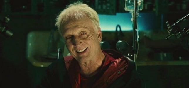 《电锯惊魂》:经典欧美的血浆,审判救世的“英雄”