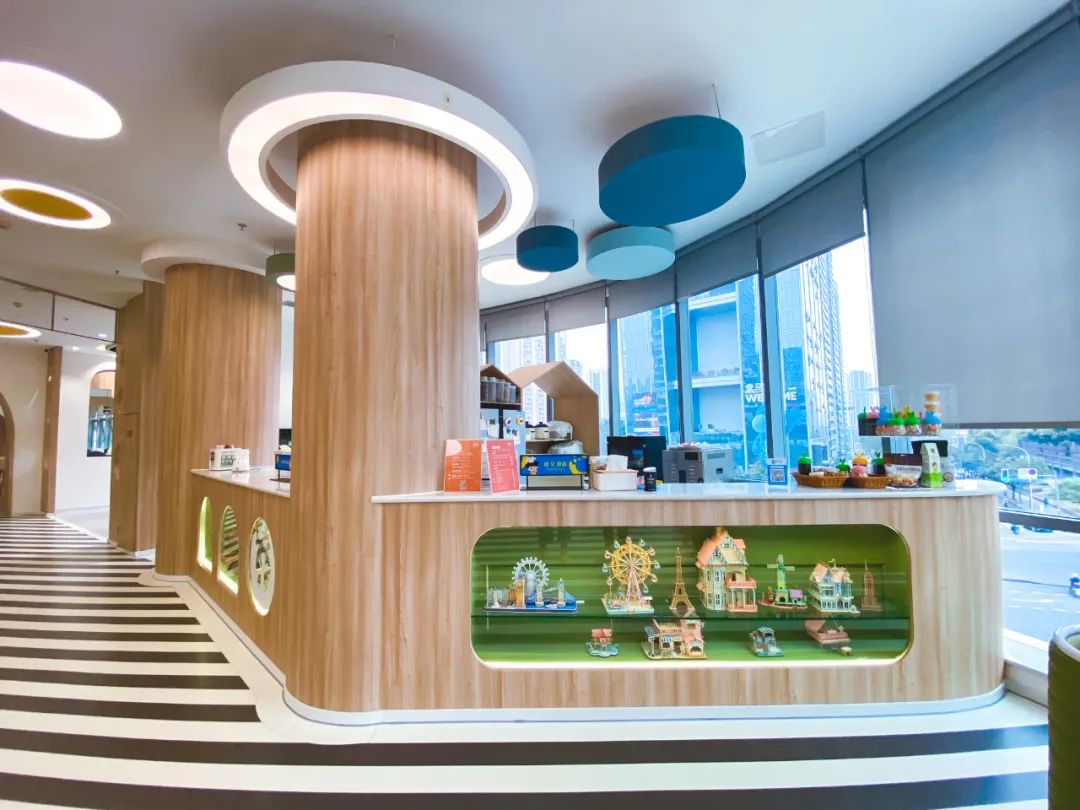 和娃一起学游泳,这家亲子游泳馆真的适合遛娃