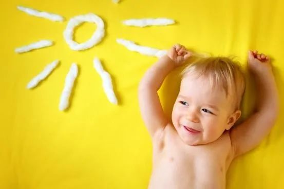 “干燥、蜕皮、发痒”初秋换季,宝宝肌肤护理一定要注意这3点