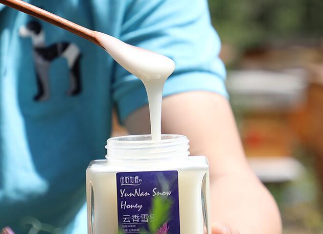 蜂蜜结块硬硬的是真蜂蜜吗,怎样判断蜂蜜是假蜂蜜还是真蜂蜜