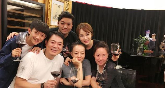 张一山被宋丹丹问你家很富吗,杨紫尤浩然张一山去宋丹丹家