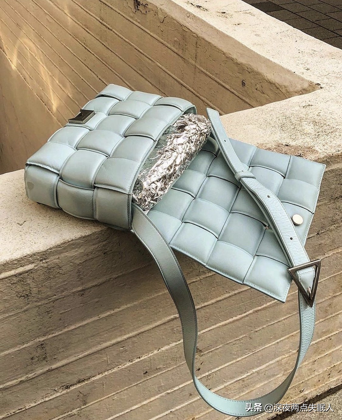 bv枕头包多少钱,bv枕头包价格