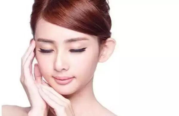 油性皮肤怎么化妆才不掉妆？油性皮肤化妆的正确步骤