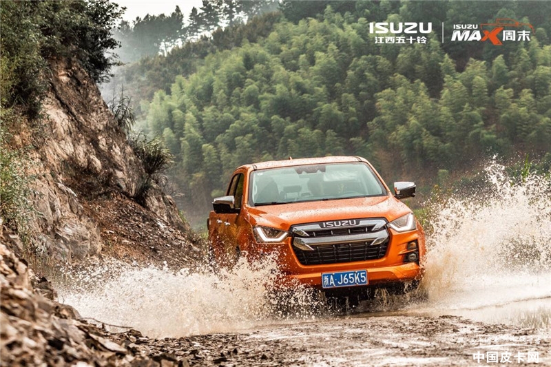 全新d-max试驾自动四驱畅领,新款d-max皮卡极限越野