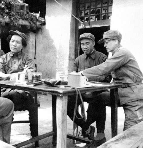 40年代,给毛主席送老虎肉的*飚耿**,后来怎么样了?