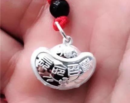 给小宝宝买金首饰怎样选择,看看你给孩子买的都是什么东西